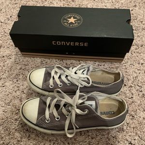 Converse Chuck Taylors women’s 6 Charcoal Gray